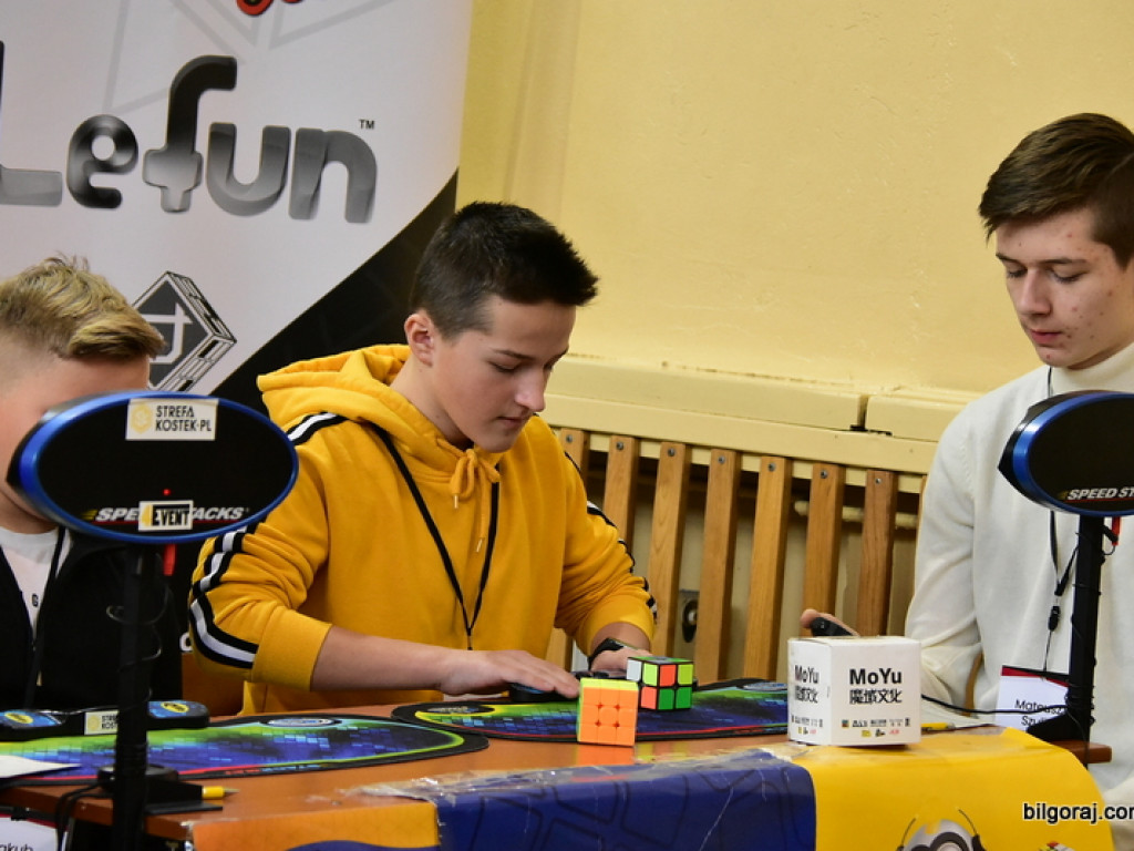 Mistrzowski Turniej w Speedcubingu (FOTO)