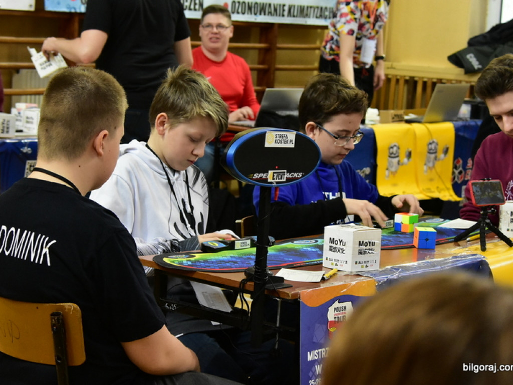 Mistrzowski Turniej w Speedcubingu (FOTO)