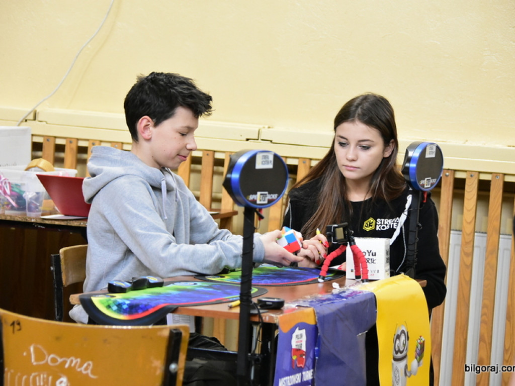 Mistrzowski Turniej w Speedcubingu (FOTO)