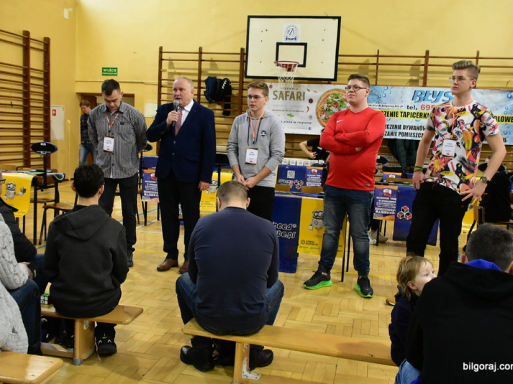 Mistrzowski Turniej w Speedcubingu (FOTO)
