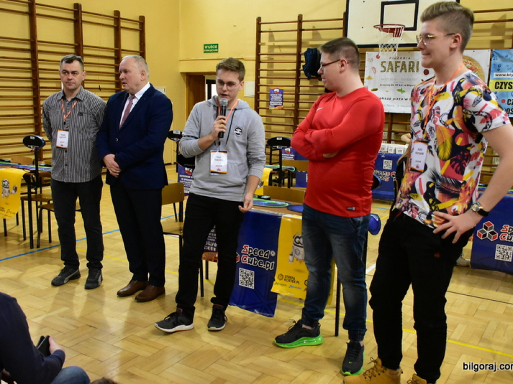 Mistrzowski Turniej w Speedcubingu (FOTO)