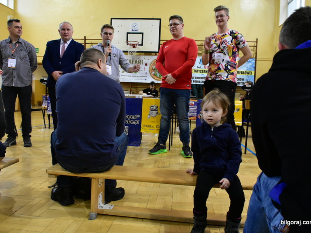 Mistrzowski Turniej w Speedcubingu (FOTO)