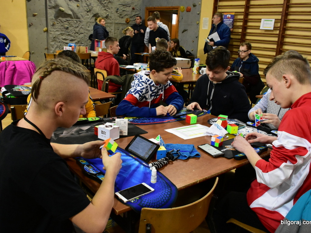 Mistrzowski Turniej w Speedcubingu (FOTO)