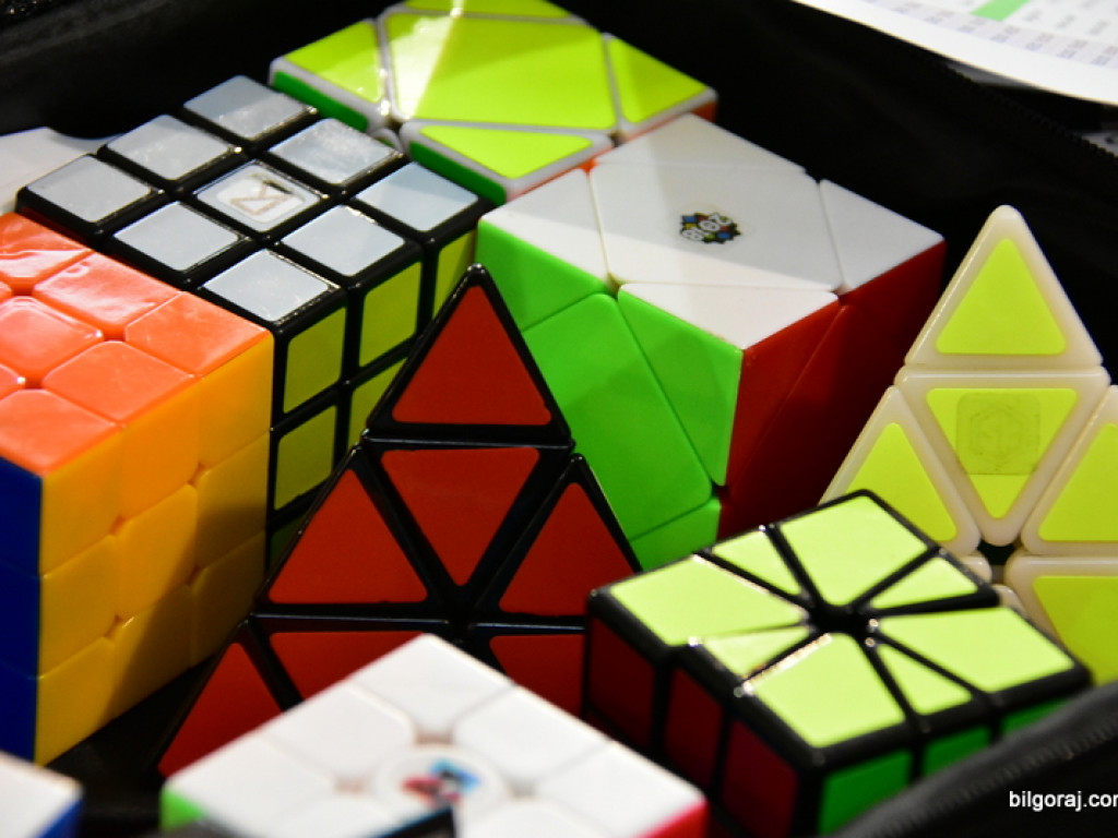 Mistrzowski Turniej w Speedcubingu (FOTO)