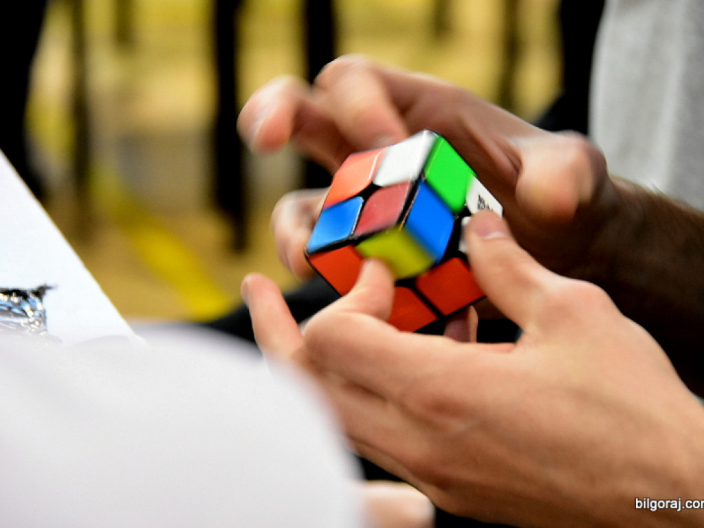 Mistrzowski Turniej w Speedcubingu (FOTO)