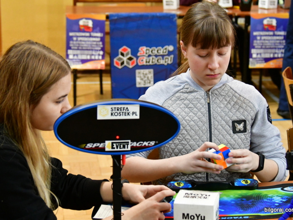 Mistrzowski Turniej w Speedcubingu (FOTO)