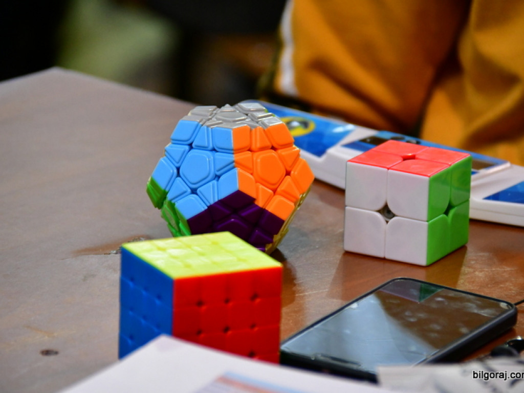 Mistrzowski Turniej w Speedcubingu (FOTO)
