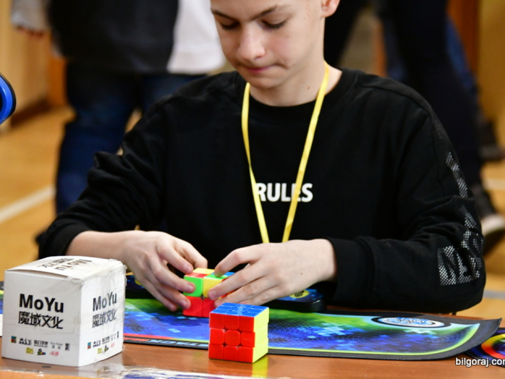 Mistrzowski Turniej w Speedcubingu (FOTO)