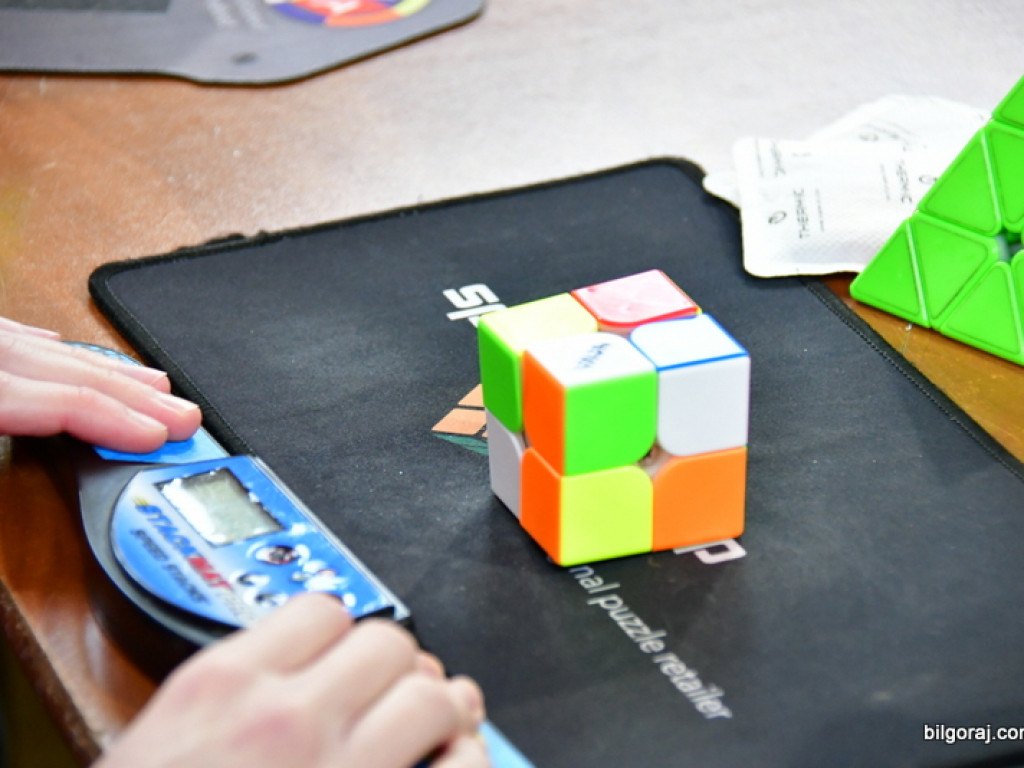 Mistrzowski Turniej w Speedcubingu (FOTO)