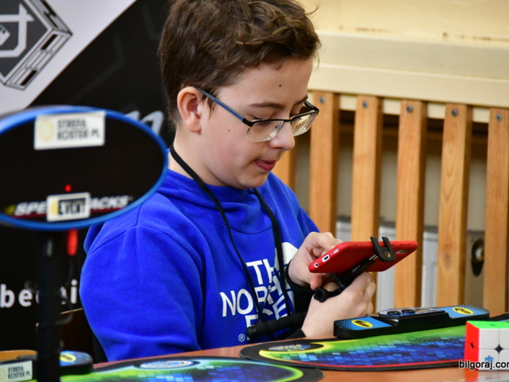 Mistrzowski Turniej w Speedcubingu (FOTO)