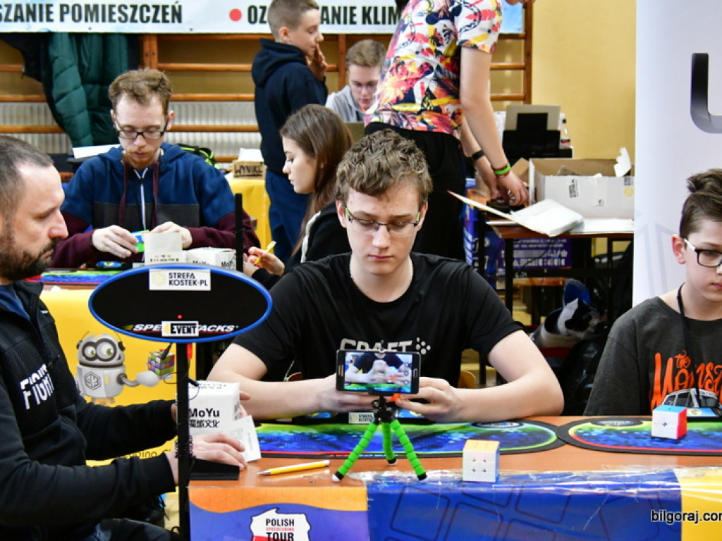 Mistrzowski Turniej w Speedcubingu (FOTO)