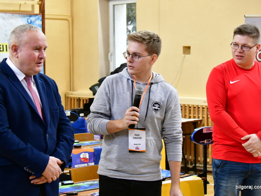Mistrzowski Turniej w Speedcubingu (FOTO)