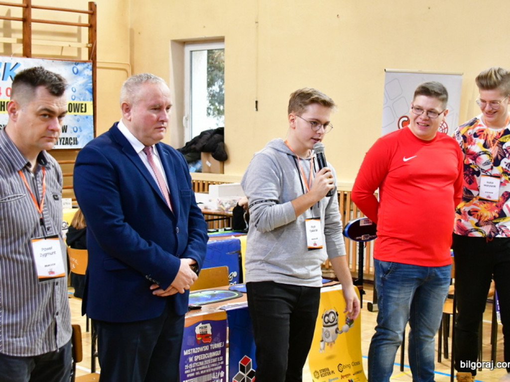 Mistrzowski Turniej w Speedcubingu (FOTO)