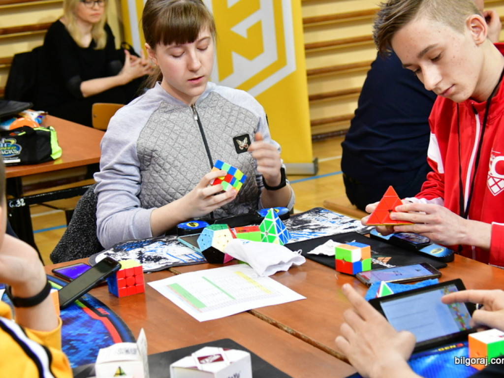 Mistrzowski Turniej w Speedcubingu (FOTO)
