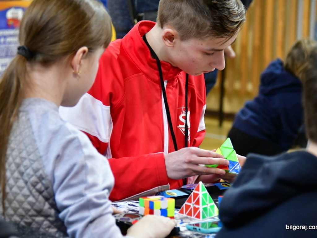 Mistrzowski Turniej w Speedcubingu (FOTO)