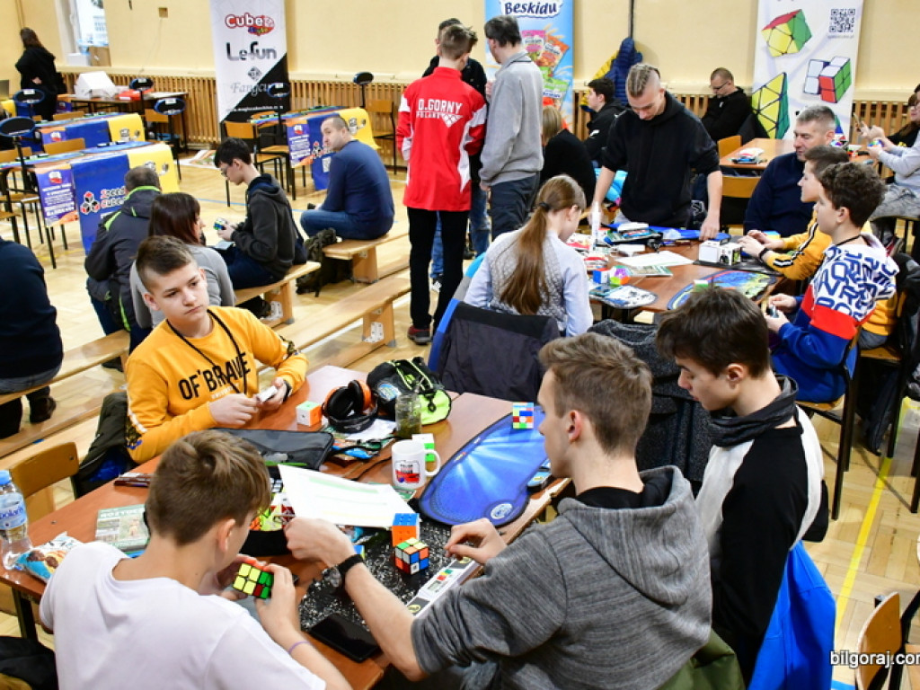 Mistrzowski Turniej w Speedcubingu (FOTO)