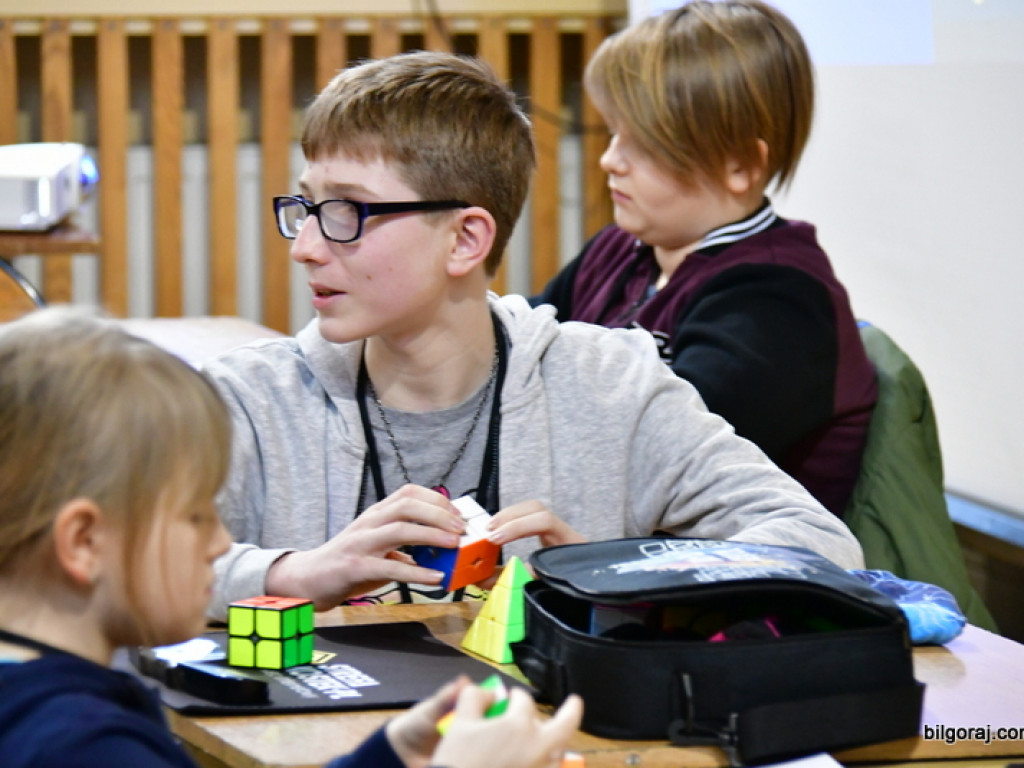 Mistrzowski Turniej w Speedcubingu (FOTO)