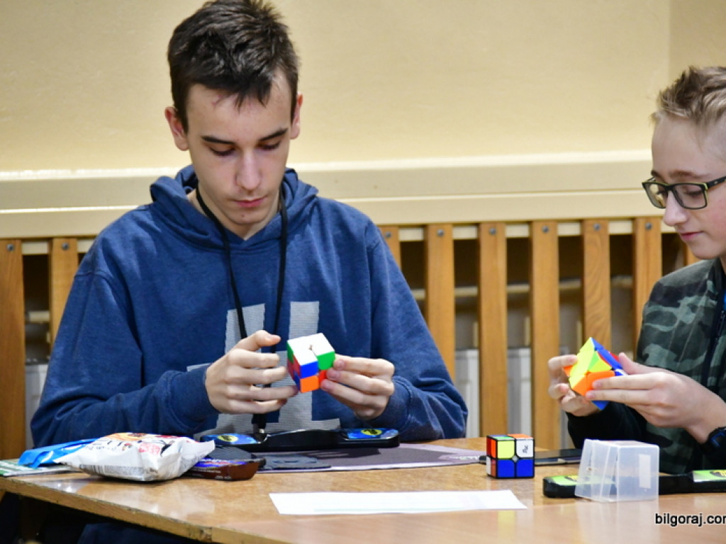 Mistrzowski Turniej w Speedcubingu (FOTO)