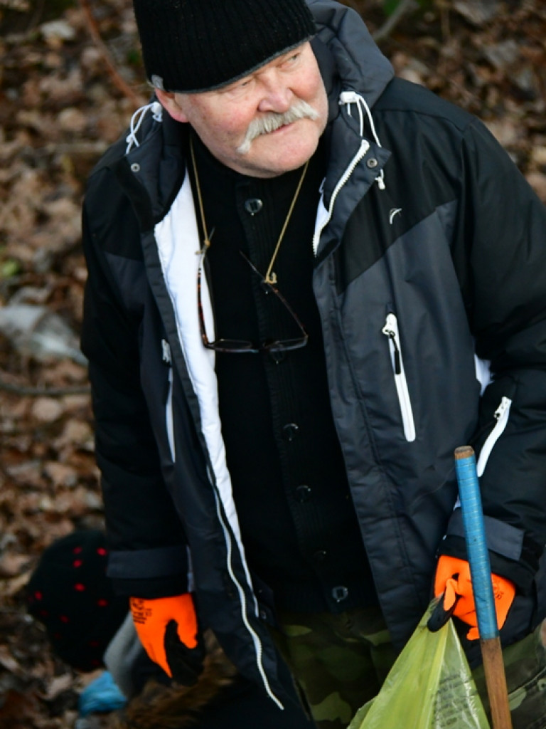 Sprzątanie Biłgoraja. Mieszkańcy woluntarystycznie wzięli się do działania (FOTO)