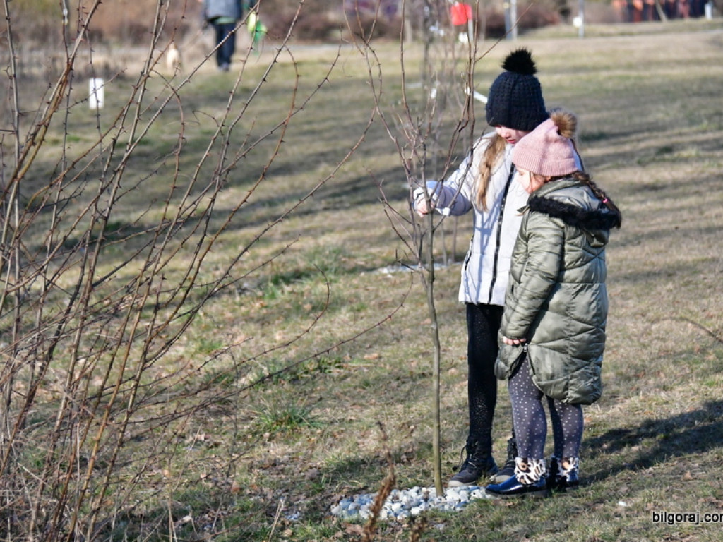 Sprzątanie Biłgoraja. Mieszkańcy woluntarystycznie wzięli się do działania (FOTO)