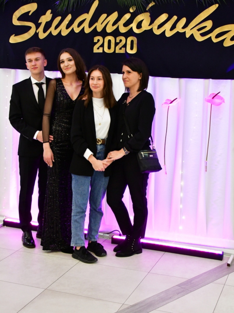 Studniówka I LO im. ONZ (FOTO, VIDEO)