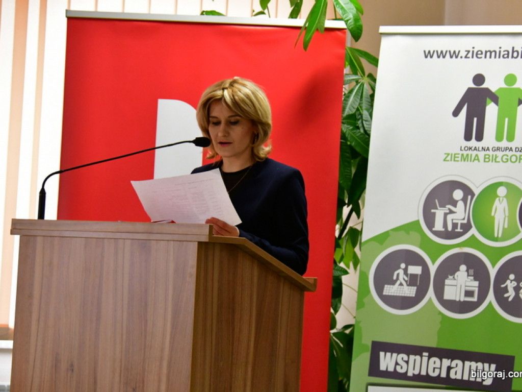Powiat Biłgorajski. Marszałek wręczył pieniądze (FOTO)
