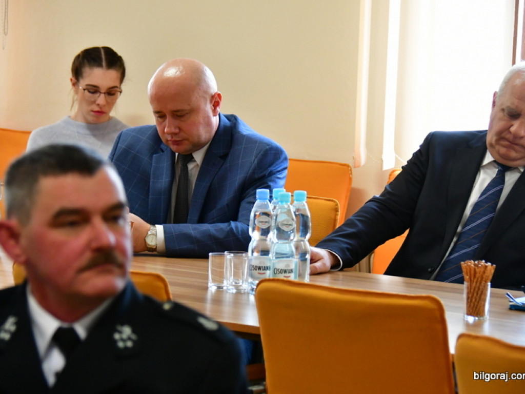 Powiat Biłgorajski. Marszałek wręczył pieniądze (FOTO)