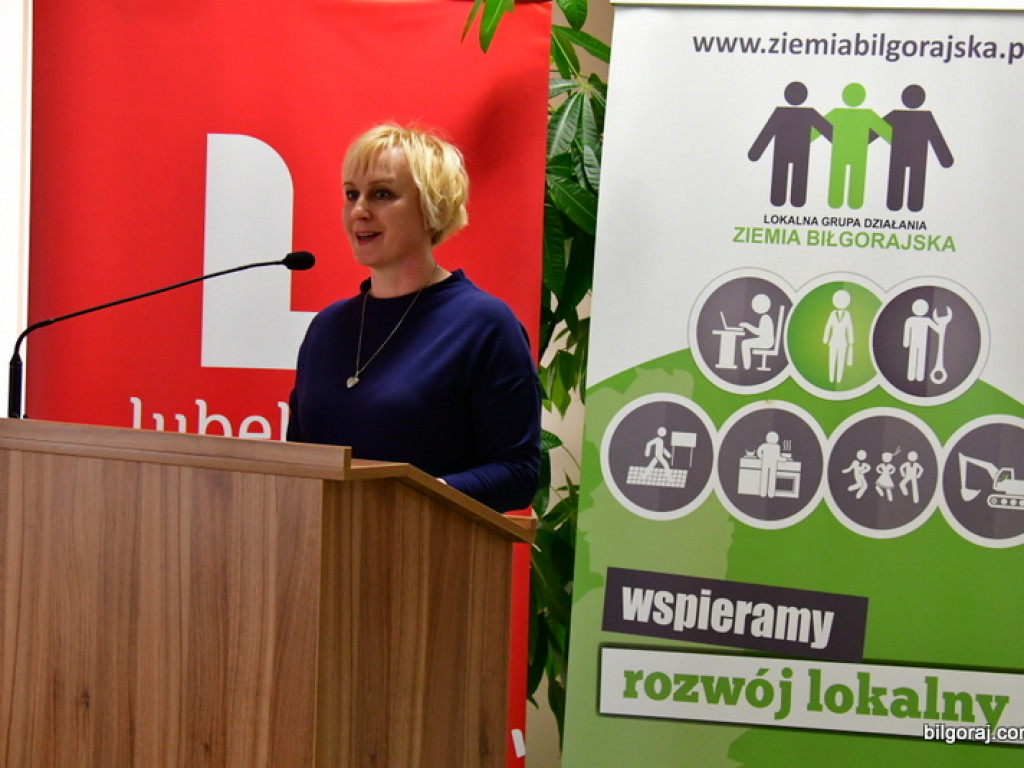 Powiat Biłgorajski. Marszałek wręczył pieniądze (FOTO)