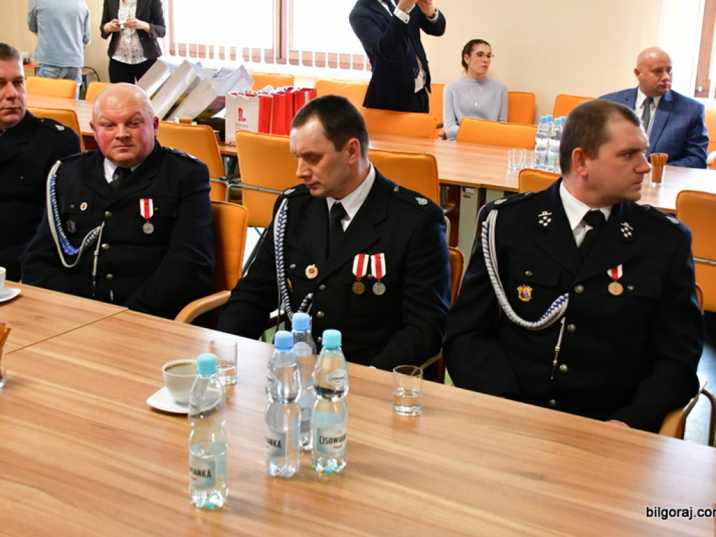 Powiat Biłgorajski. Marszałek wręczył pieniądze (FOTO)