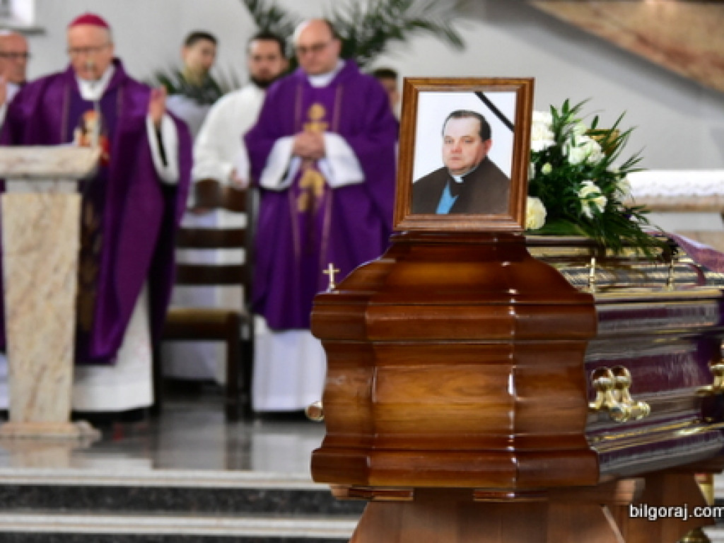 Biłgoraj pożegnał śp. ks. Adama Marka (FOTO)
