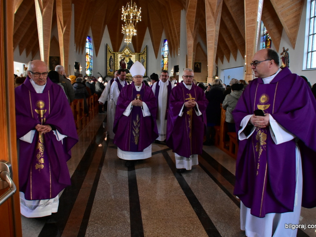 Biłgoraj pożegnał śp. ks. Adama Marka (FOTO)