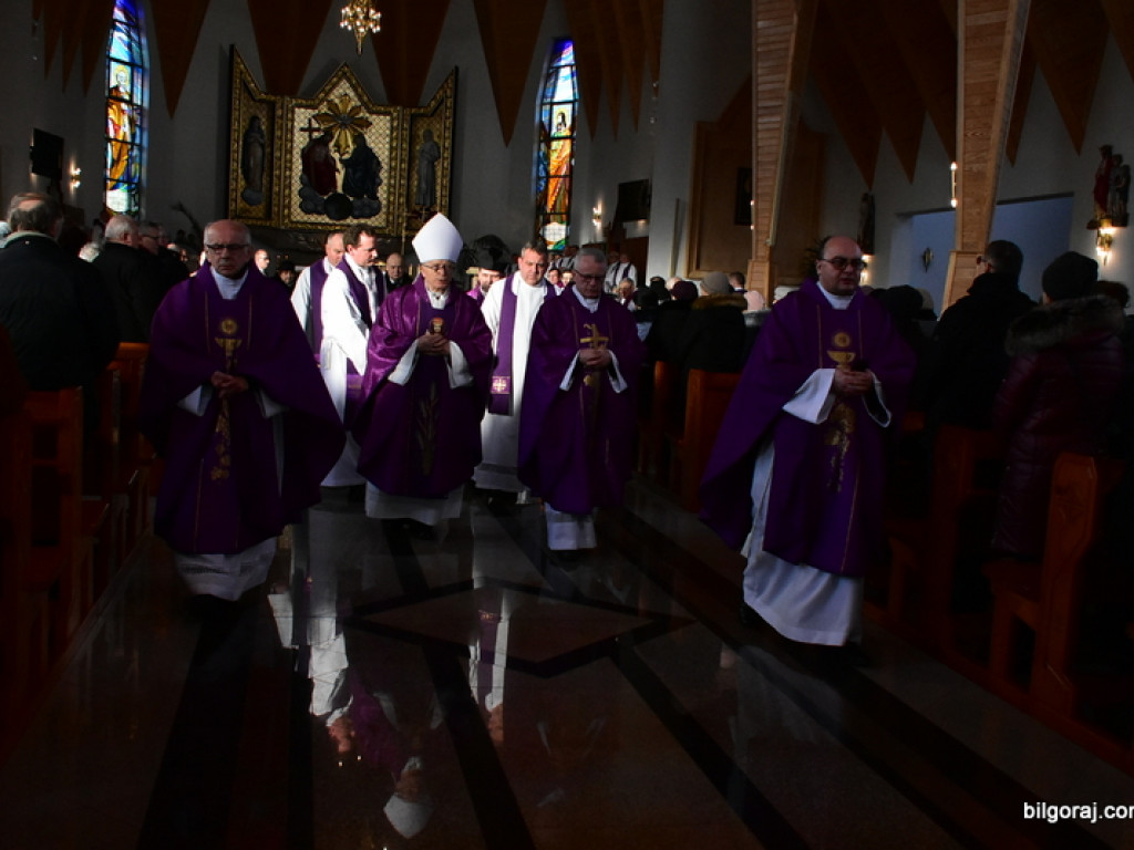 Biłgoraj pożegnał śp. ks. Adama Marka (FOTO)