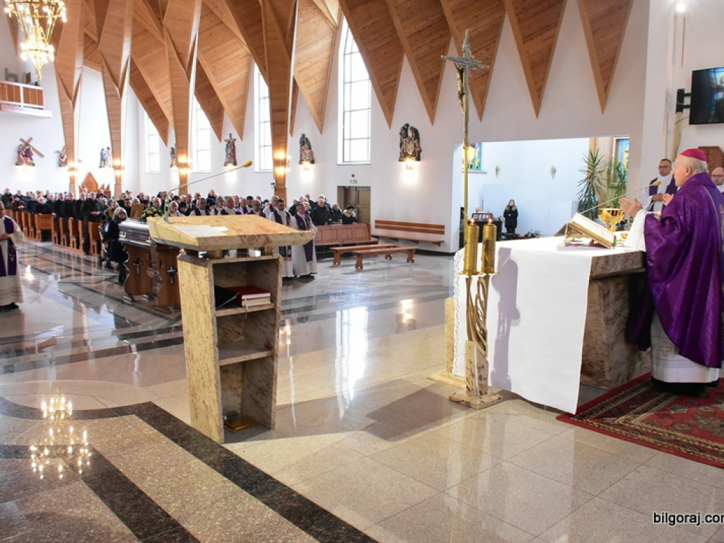 Biłgoraj pożegnał śp. ks. Adama Marka (FOTO)