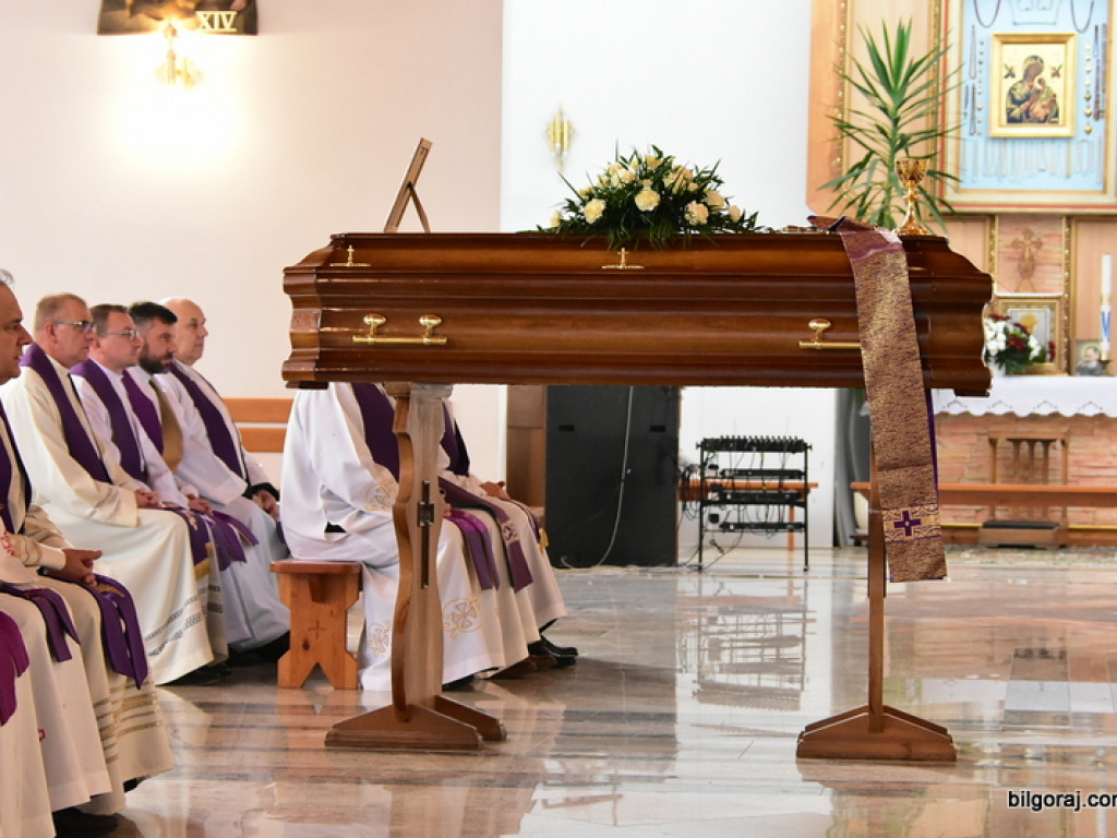 Biłgoraj pożegnał śp. ks. Adama Marka (FOTO)