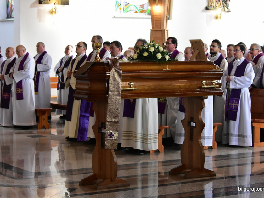 Biłgoraj pożegnał śp. ks. Adama Marka (FOTO)