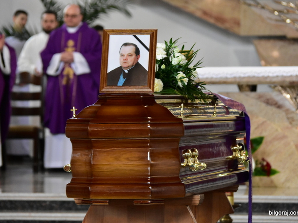 Biłgoraj pożegnał śp. ks. Adama Marka (FOTO)