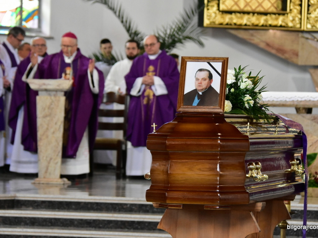 Biłgoraj pożegnał śp. ks. Adama Marka (FOTO)