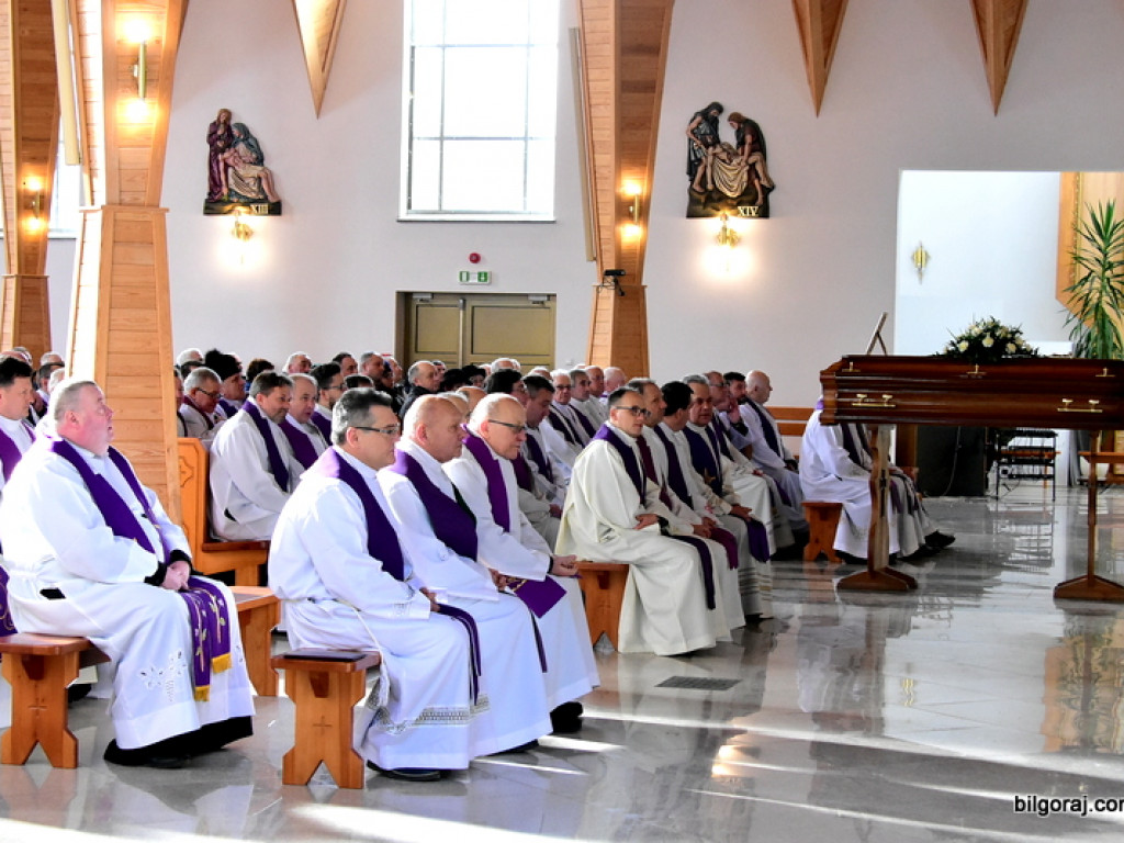 Biłgoraj pożegnał śp. ks. Adama Marka (FOTO)