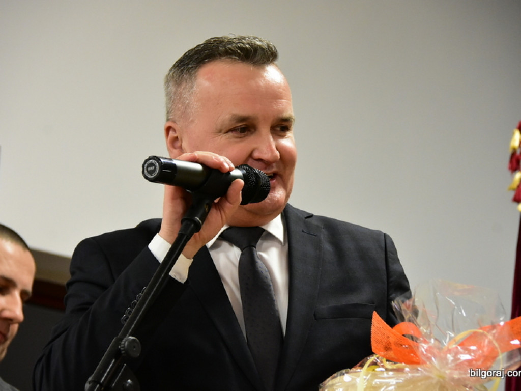 Panowie Paniom, czyli Dzień Kobiet na ludowo w Starym Bidaczowie (FOTO)