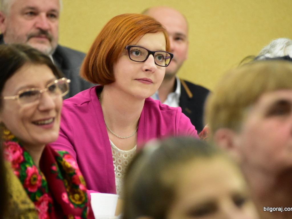 Panowie Paniom, czyli Dzień Kobiet na ludowo w Starym Bidaczowie (FOTO)