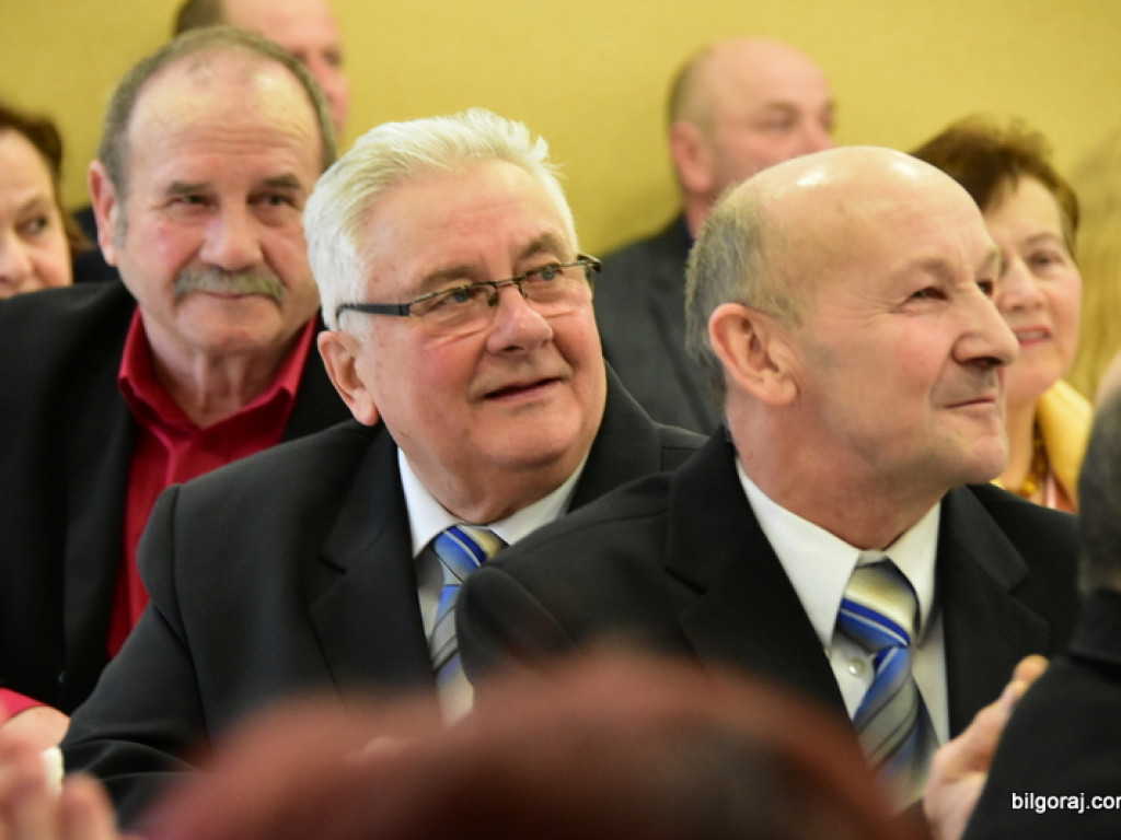 Panowie Paniom, czyli Dzień Kobiet na ludowo w Starym Bidaczowie (FOTO)