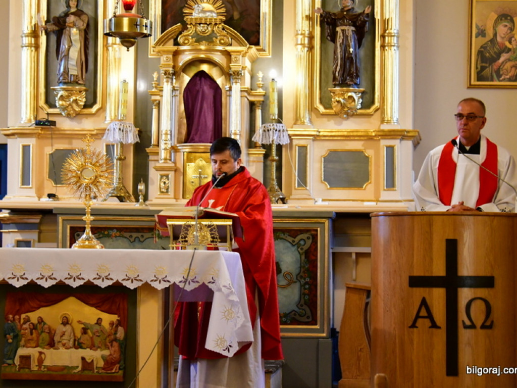 Życie... Wielki Piątek (FOTO)