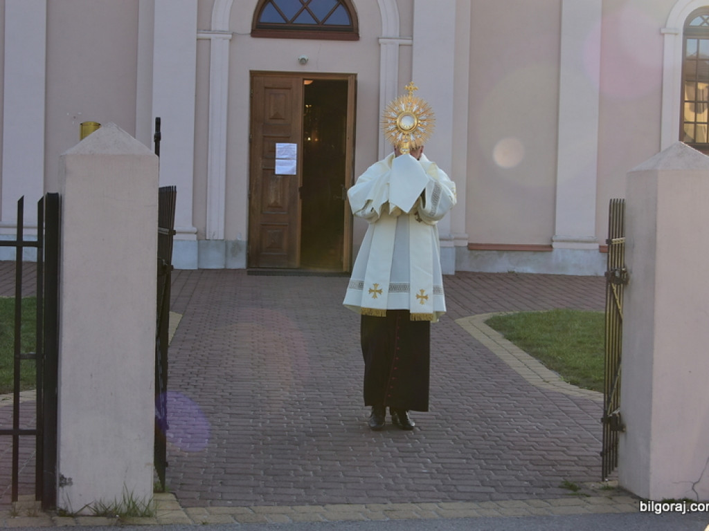 Procesje rezurekcyjne w rejonie biłgorajskim. Zdjęcia z trzech parafii (FOTO)