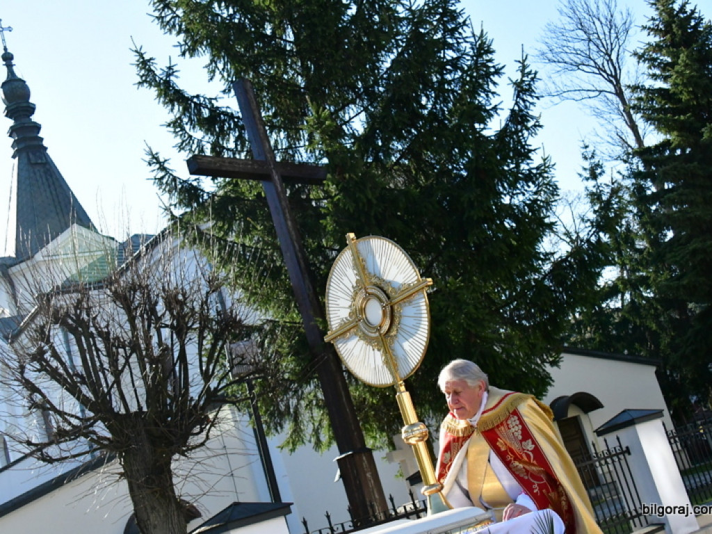 Procesje rezurekcyjne w rejonie biłgorajskim. Zdjęcia z trzech parafii (FOTO)