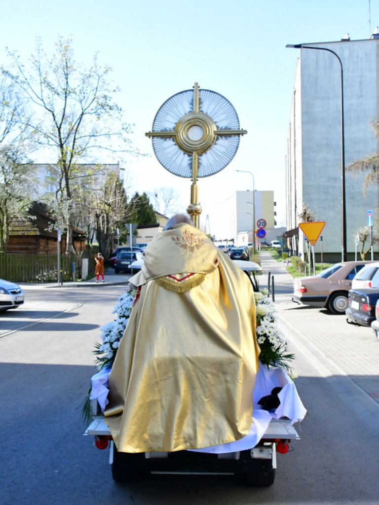 Procesje rezurekcyjne w rejonie biłgorajskim. Zdjęcia z trzech parafii (FOTO)
