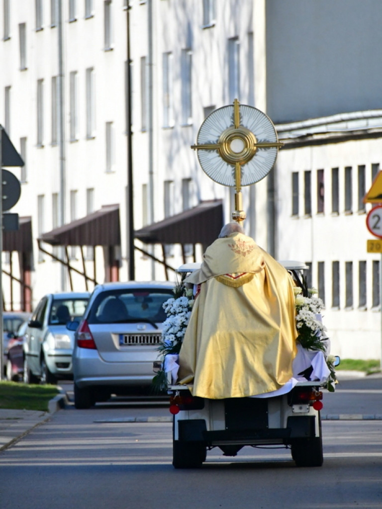 Procesje rezurekcyjne w rejonie biłgorajskim. Zdjęcia z trzech parafii (FOTO)