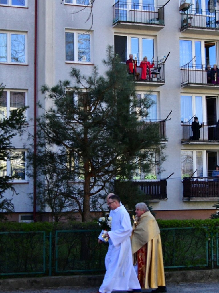 Procesje rezurekcyjne w rejonie biłgorajskim. Zdjęcia z trzech parafii (FOTO)