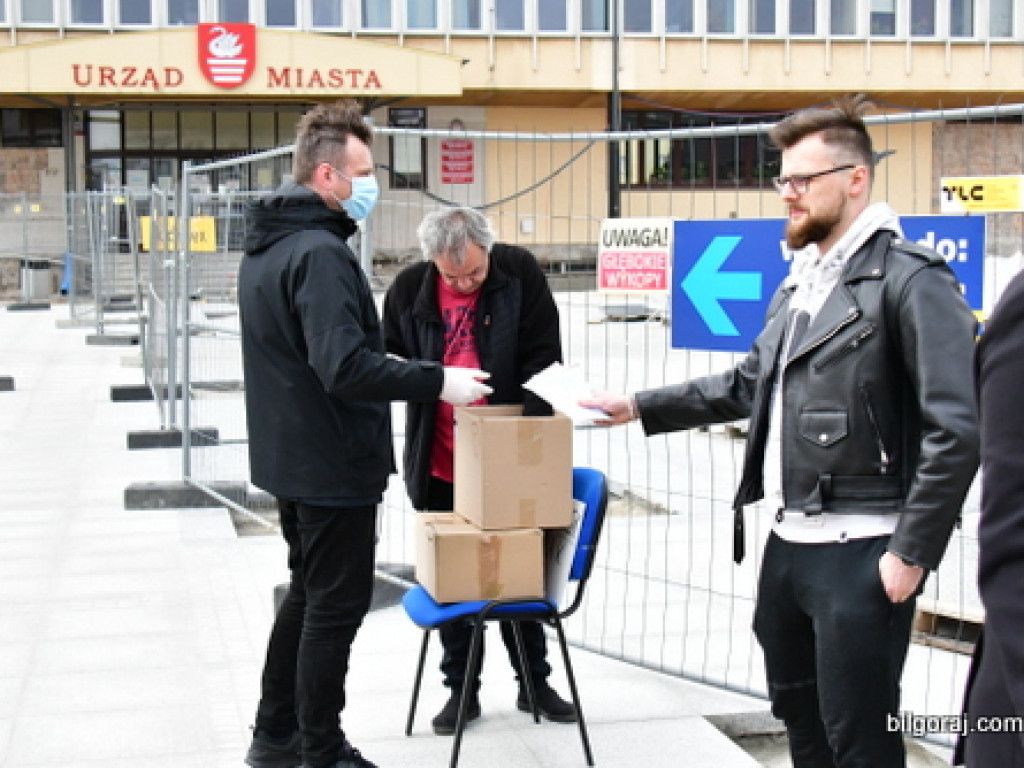 Bezpłatne maseczki dla mieszkańców Biłgoraja (FOTO)