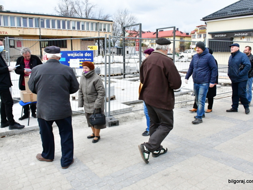 Bezpłatne maseczki dla mieszkańców Biłgoraja (FOTO)