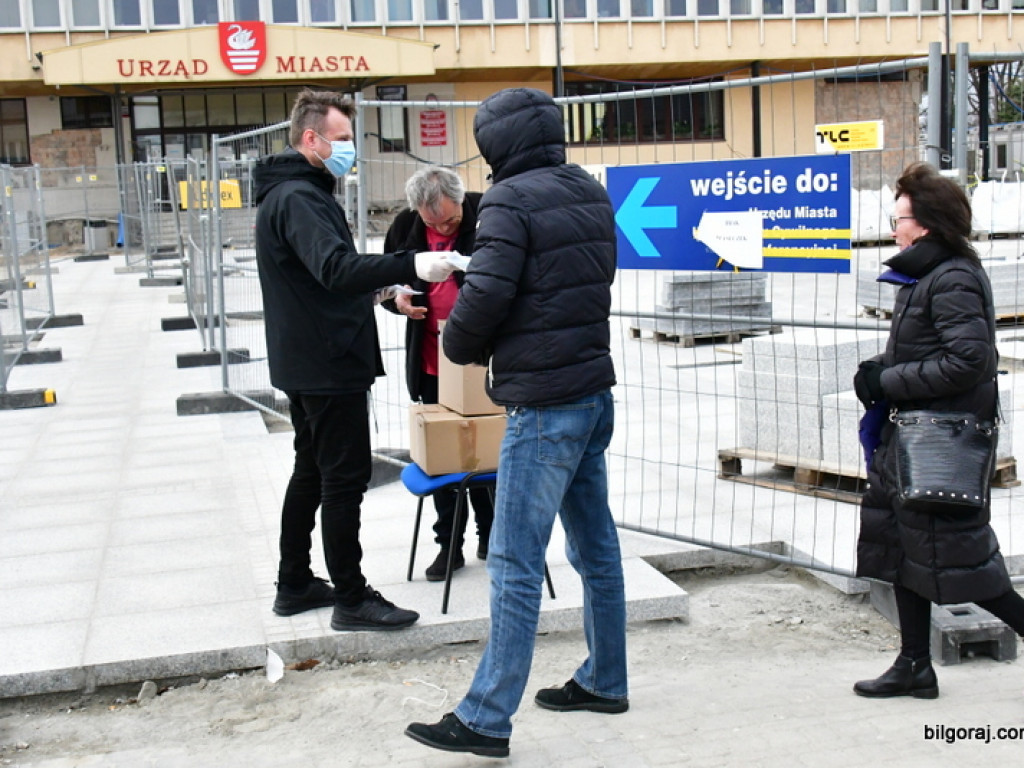 Bezpłatne maseczki dla mieszkańców Biłgoraja (FOTO)